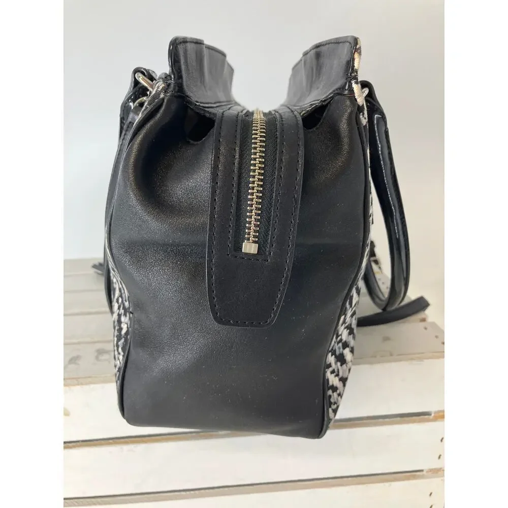COACH 25811 BLACK, WHITE PRINT CANVAS, LEATHER SHOULDER BAG